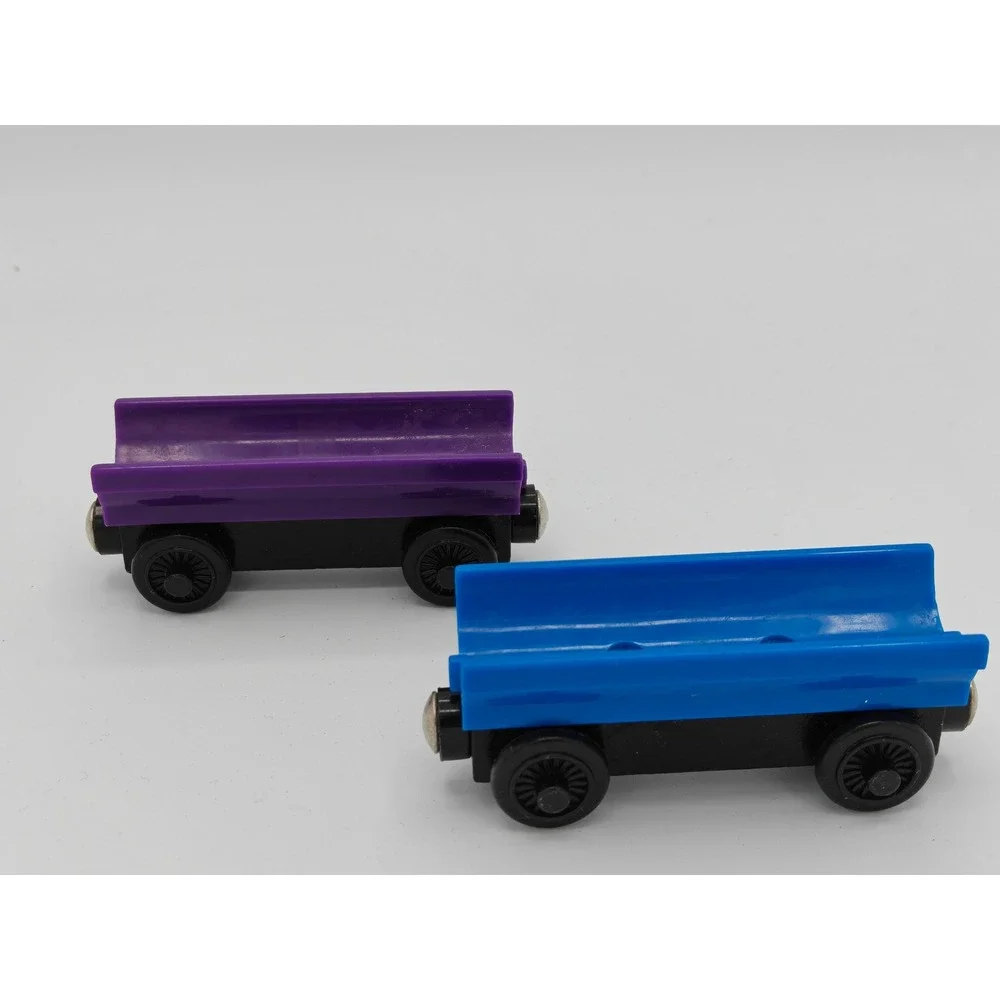 Thomas Friends‎ Wooden Railway Barrel Car Blue Purple Magnetic Freight Train 2pc
